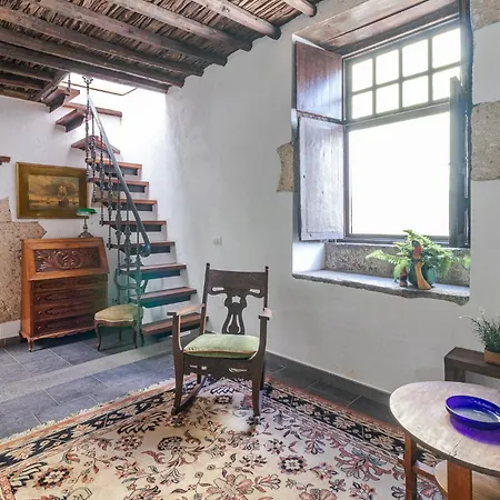 Vakantiehuis Flatguest Amiga Mia - Traditional House *