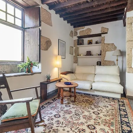 Flatguest Amiga Mia - Traditional House Holiday home *