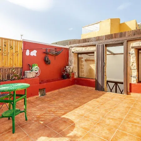 Flatguest Amiga Mia - Traditional House Holiday home *