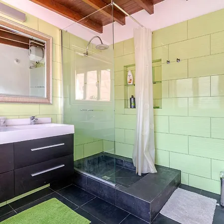 בית נופש Amiga Mia Traditional House *