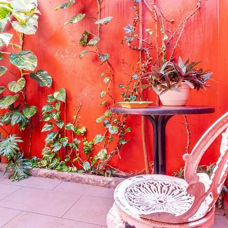 Amiga Mia Traditional House בית נופש