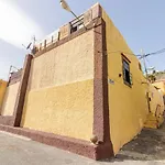 Amiga Mia Traditional House