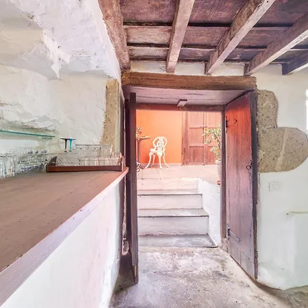 Amiga Mia Traditional House *