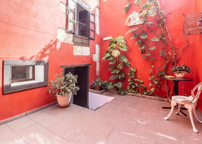 Amiga Mia Traditional House *